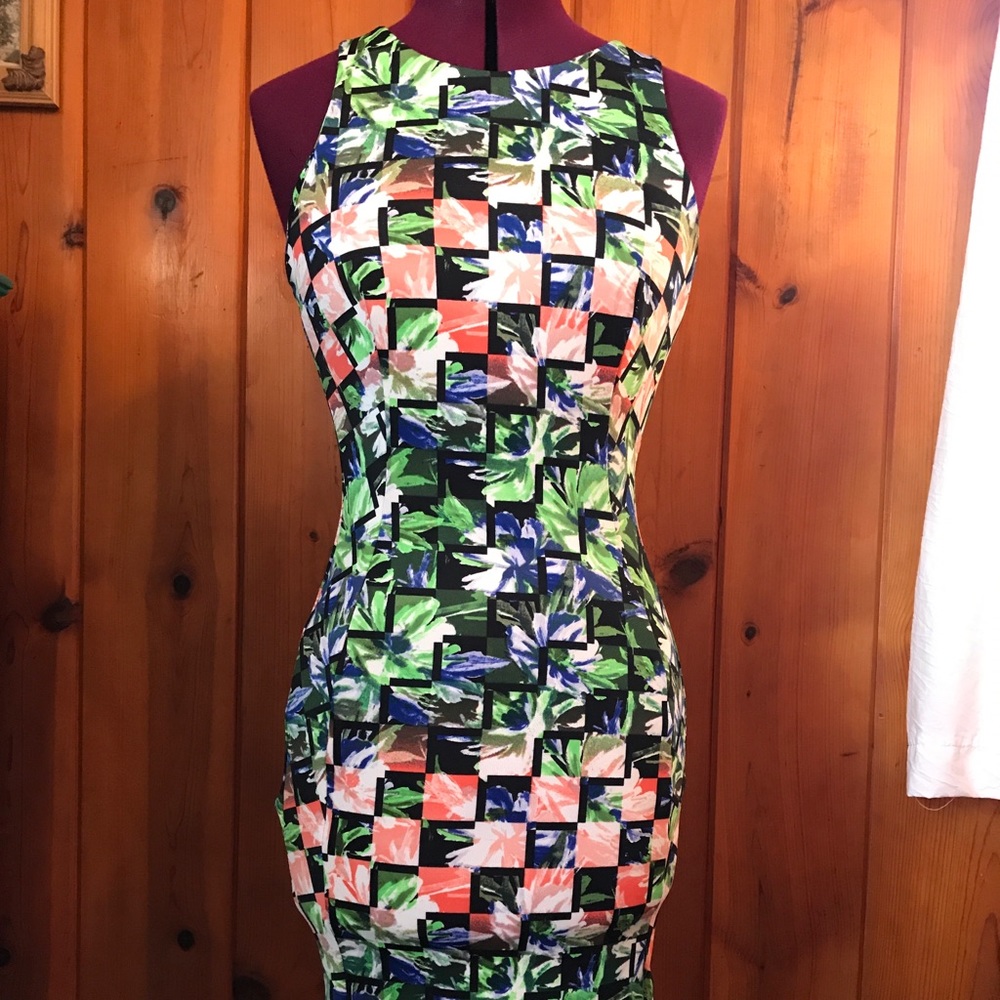 NWT Forever 21 print bodycon dress. Size S.